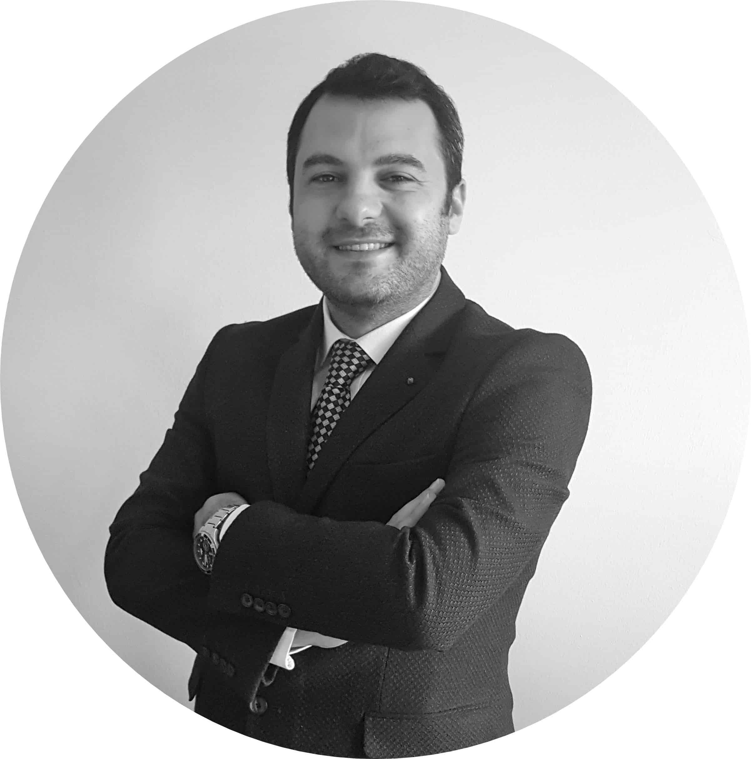 Av. Orhan Aka